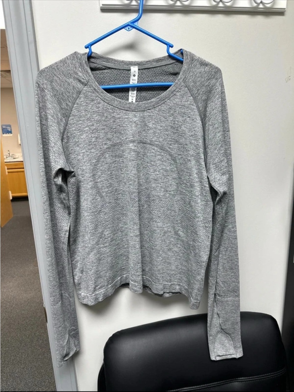 lululemon athletica Heather Gray Long-Sleeve Crew Top